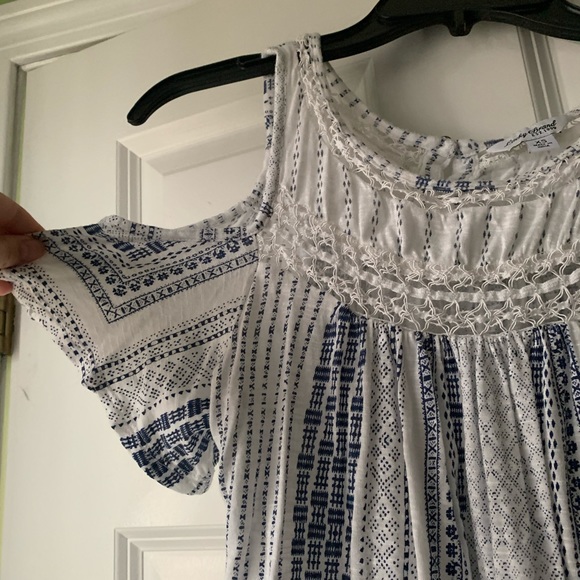 Blu and white off the shoulder blouse - Picture 3 of 5